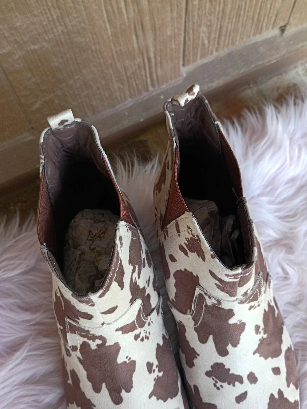 NWOT Arizona Jean Company Memory Foam Cow Print Brown Cream Booties Ankle Boots